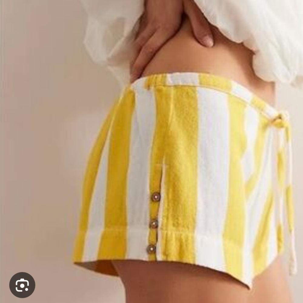 Free People Hot Hot Hot Shorts in Yellow Beach Summer π - Picture 2 of 3